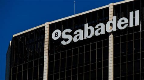 Sabadell tantea la compra de Liberbank