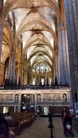 Sagrada Familia por dentro   Picture of Basilica of the ...