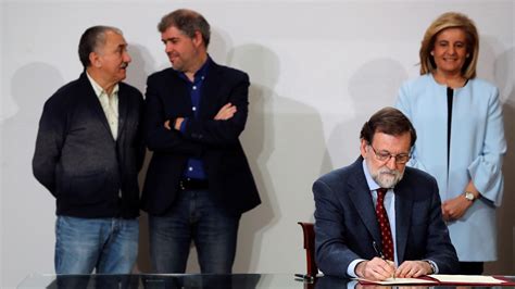 Salario Mínimo: Rajoy firma la subida del salario mínimo ...