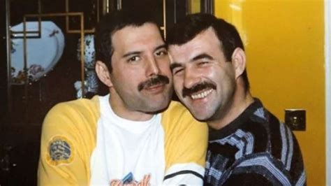 Salen a la luz fotografías inéditas de Freddie Mercury con ...