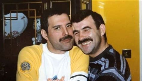 Salen a la luz imágenes inéditas de Freddie Mercury y su ...