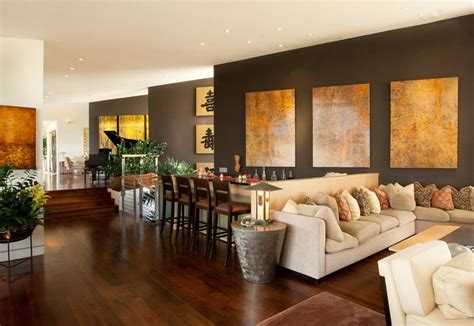 Salon moderno ideas de paredes de color marrón