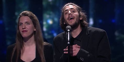 Salvador Sobral – Amar Pelos Dois  Eurovision Şarkı ...