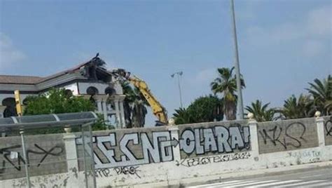 San Antonio de Benagéber: Derriban la antigua discoteca ...