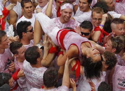 San Fermín sumó heridos y escenas sexistas | Telediario ...