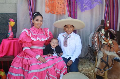 San Ysidro School District Students Celebrate Mexican ...