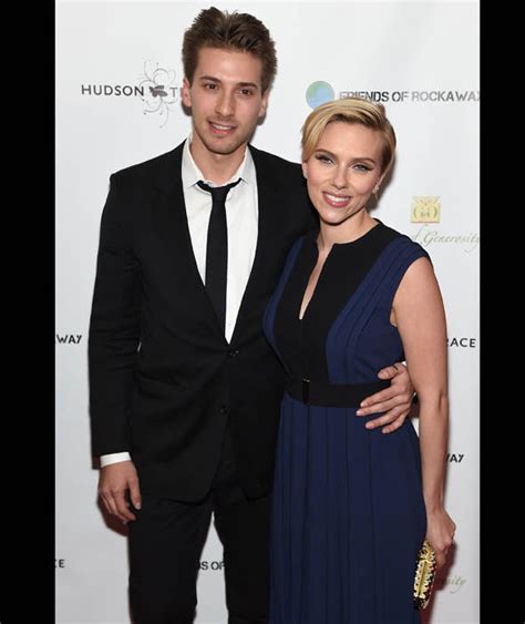 Scarlett Johansson and her twin borther Hunter ...
