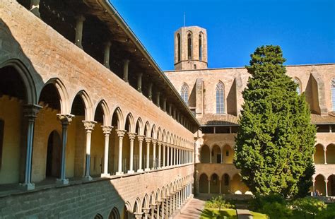 Scopri il Monastero di Pedralbes di Barcellona...