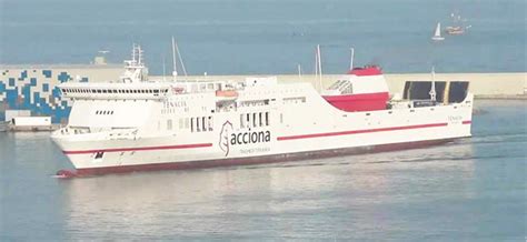 Scopri la flotta Acciona: traghetto Tenacia