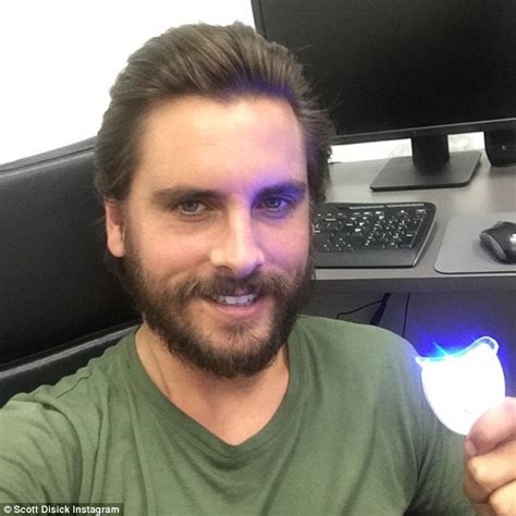 Scott Disick shares selfie while whitening his teeth after ...