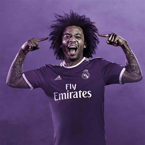 Segunda camiseta morada Real Madrid 2016/2017 | Blog del ...