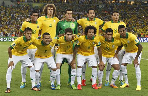 Seleção brasileira de futebol volta ao top 10 do ranking ...
