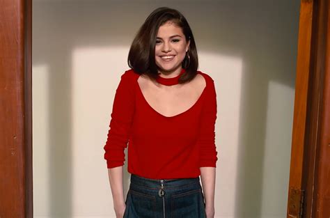 Selena Gomez Answers Vogue s  73 Questions : Watch | Billboard