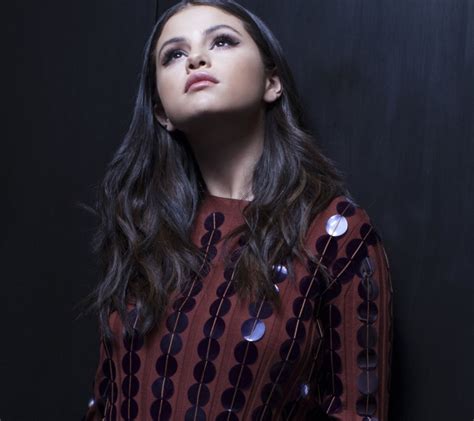 Selena Gomez estrena una nueva canción en directo | Música ...