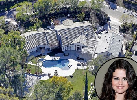 Selena Gomez Net Worth   Salary, House, Car