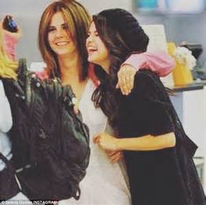 Selena Gomez praises her mother in Instagram tribute ...