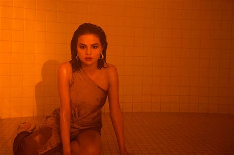 Selena Gomez   Promotional Photoshoot for New Song  Wolves