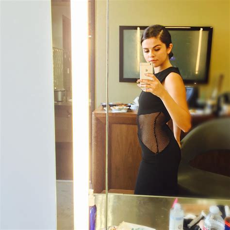 Selena Gomez Selfie Instagram Hot Photos #iPhone # ...