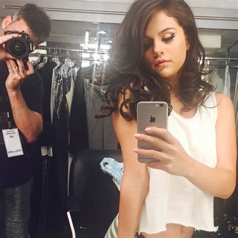 Selena Gomez Suffers Nip Slip in New Instagram Pic? | Cambio