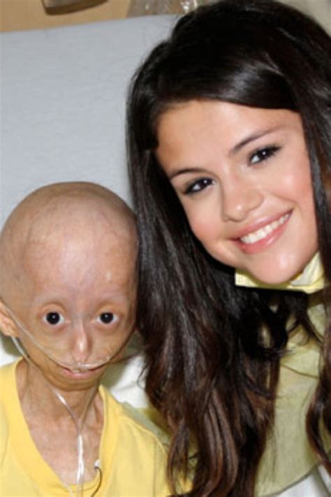 Selena Gomez visits girl with fatal disease | Reach for ...