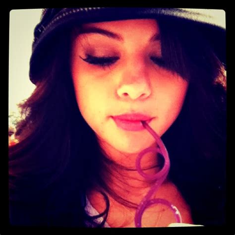 Selena   New Twitter Pictures   Selena Gomez Photo ...