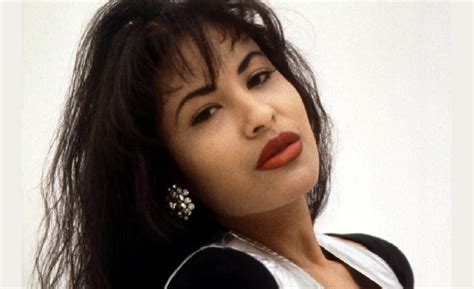 Selena Quintanilla Songs: 10 Tunes To Remember Queen Of ...
