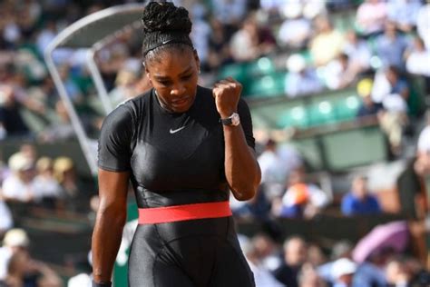 Serena Williams sorprende con un revelador traje en su ...