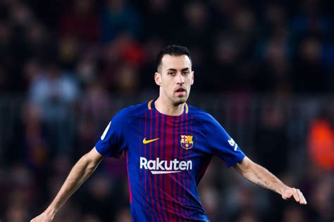 Sergio Busquets forced off with injury against Chelsea ...