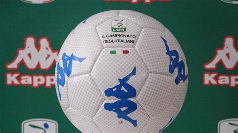 Serie B, ecco la Kombat Ball. Sarà il pallone