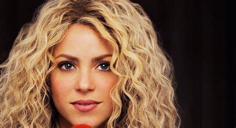 Shakira Mebarak  @ShakiraWhenever  | Twitter