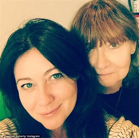 Shannen Doherty thanks her mom for helping her  get ...