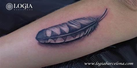 Significado De Plumas. Foto Tatuaje Plumas Azul. Collar De ...