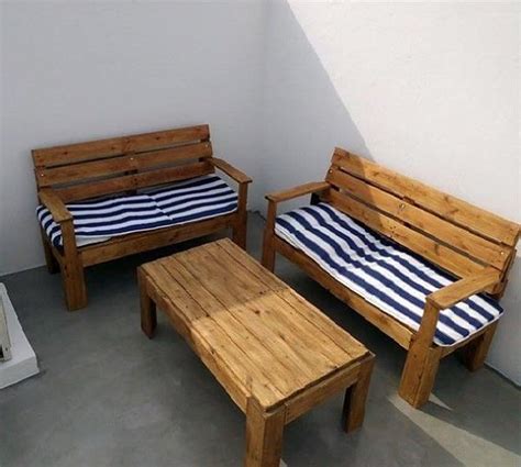 sillones de terraza y mesa con palet | Todo con palets