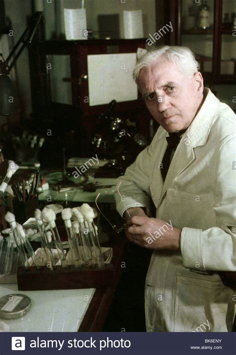 SIR ALEXANDER FLEMING   Scottish bacteriologist and ...