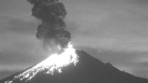 Skywatch Media   Mexico s Popocatépetl volcano violently ...