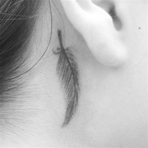 Small feather tattoo | Tattoo | Pinterest