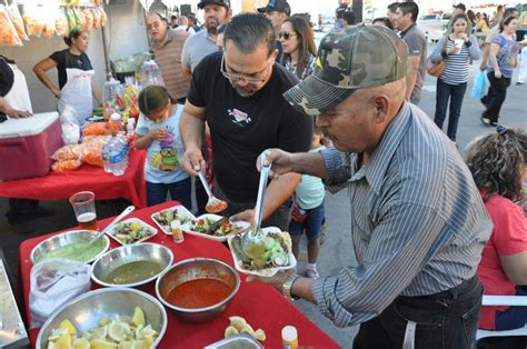 Sonorenses celebran el Día del Taco en plena Cuaresma