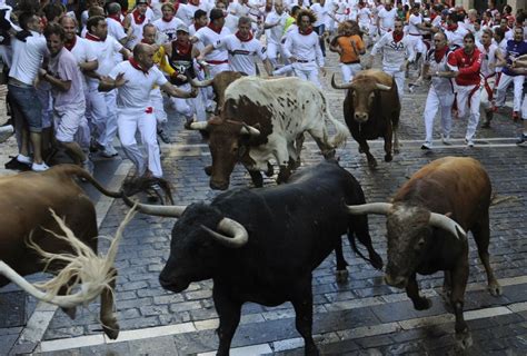 Spain: Pamplona Bull Run Festival Begins [VIDEO+PHOTOS]