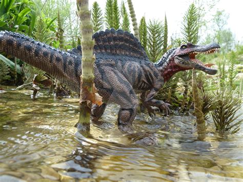 Spinosaurus, Papo, repainted by Polihierax on DeviantArt