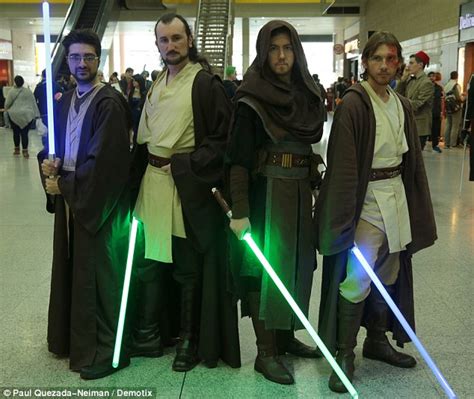 Star Wars fans banned from wearing masks to showings of ...
