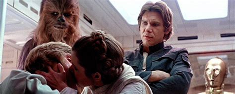 Star Wars : Mark Hamill habla del  traumático  beso entre ...