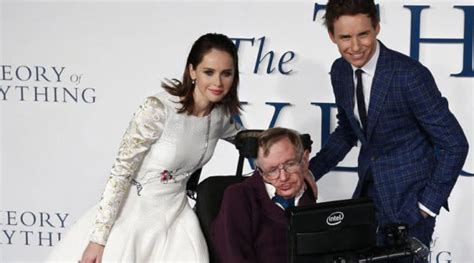 Stephen Hawking asiste en Londres al estreno de film sobre ...