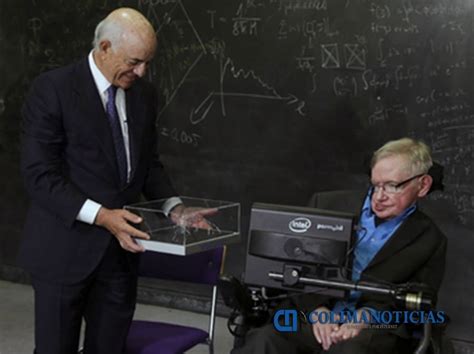 Stephen Hawking es galardonado por sus descubrimientos ...