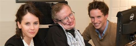 Stephen Hawking rompe a llorar al ver el biopic sobre su ...