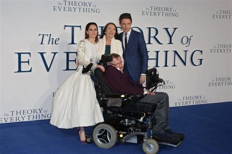 Stephen Hawking se reconcilia con su primera esposa ante ...