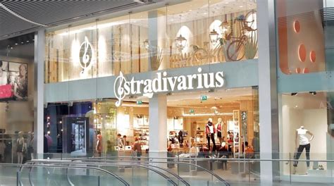 Stradivarius abre en Londres su primera tienda en el Reino ...