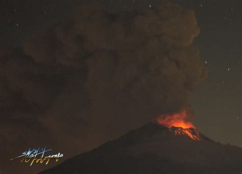 Strong Popocatepetl eruption covers Mexico city in a layer ...