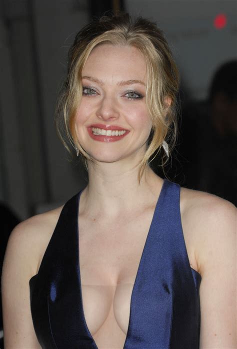 STYLE: AMANDA SEYFRIED HOT LOOKS