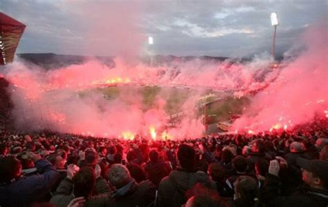 Suspenden campeonatos de fútbol en Grecia tras incendio ...