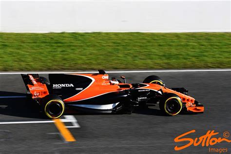 SUTTON IMAGES on Twitter:  New McLaren Honda MCL32 testing ...